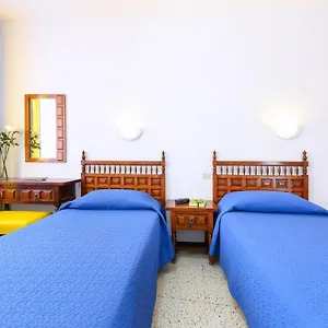 Apartment Caroni